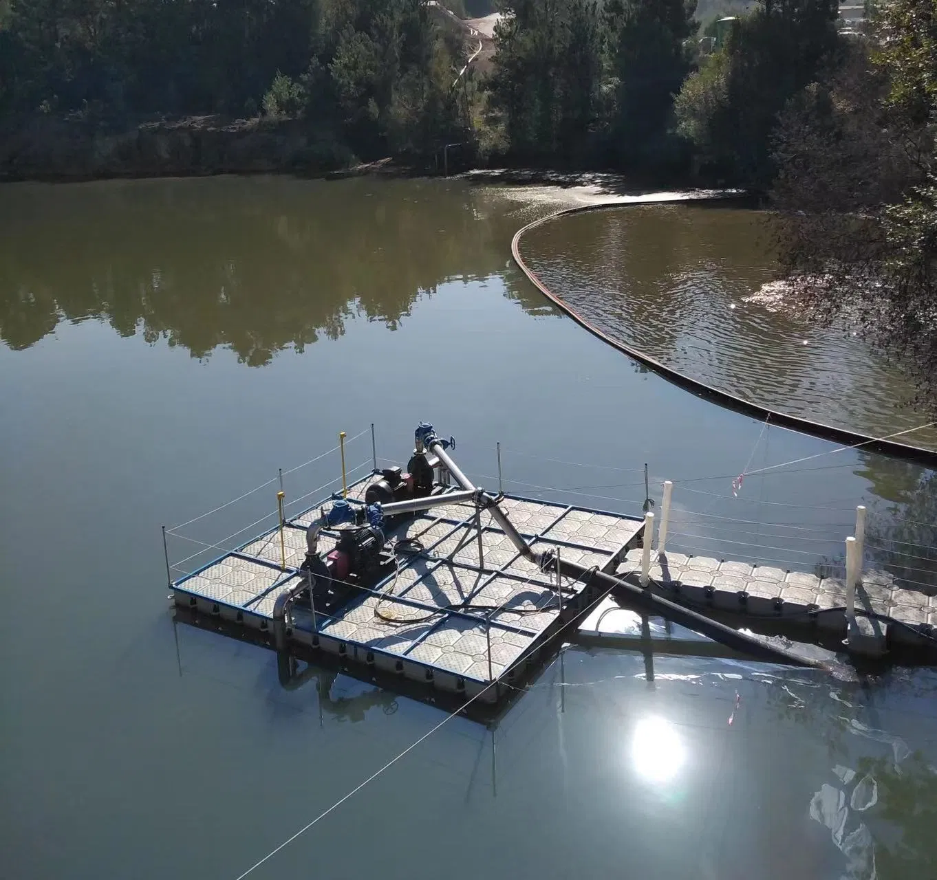 Double Layers Floating Pump Platforms with Frame Structures