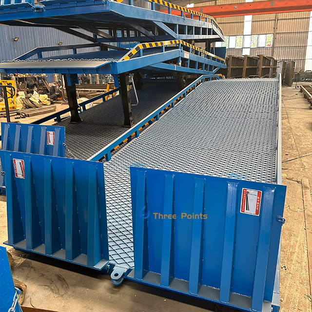 Three-Point Ramp Unloading Container Load Ramp Electric Forklift Ramp Loading Dock Ramp