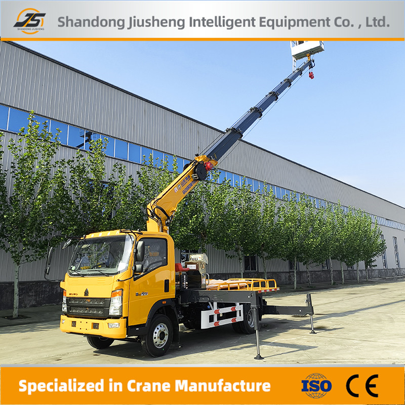 Climbing and Lifting Platforms High-Rise Billboards Are Equipped with Aerial Work Vehicles