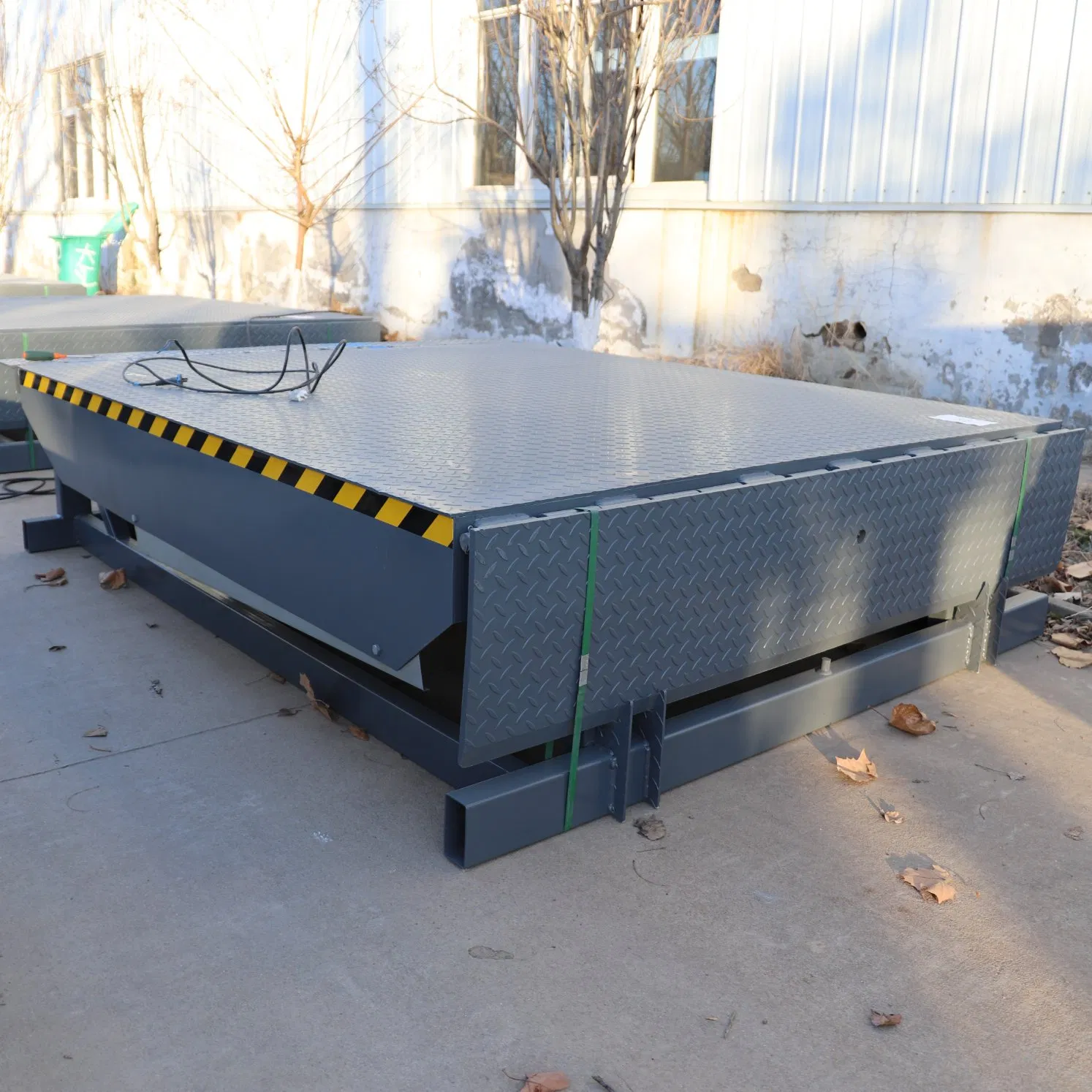 Hot Selling Customizable Loading/Unloading Lifting Platform Fixed Boarding Bridge