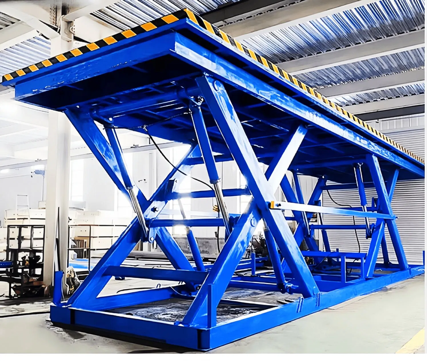 4m 6m 8m 10m 12m 14m 16m 18m Mini Scissor Lift Table Elevated Small Electric Lift Table Electric Scaffolding Lifting Platform