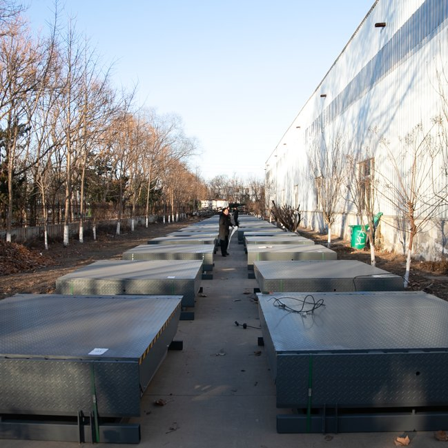 Hot Selling Customizable Loading/Unloading Lifting Platform Fixed Boarding Bridge