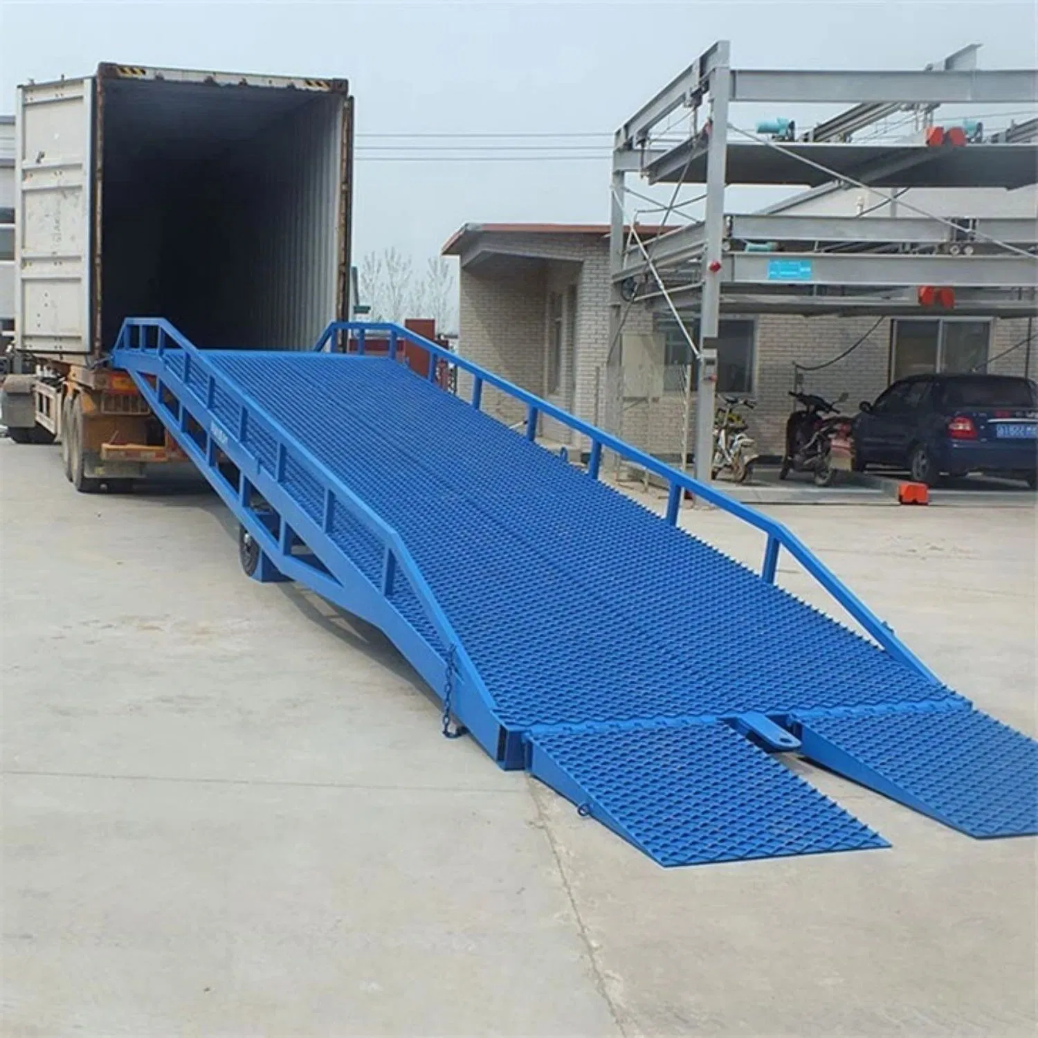 CE Mobile Loading Dock Ramp 8-15 Ton Hydraulic Container Yard Ramp for Forklift Unloading