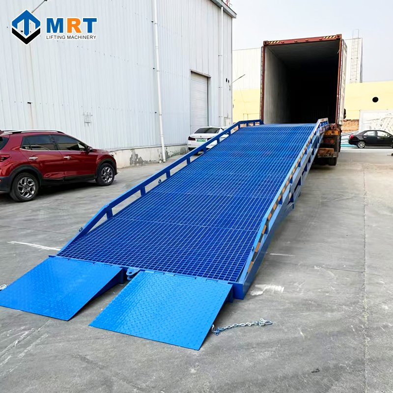 Mrt Hydraulic Boarding Bridge Forklift Container Platform Loading and Unloading Mobile Boarding Bridge
