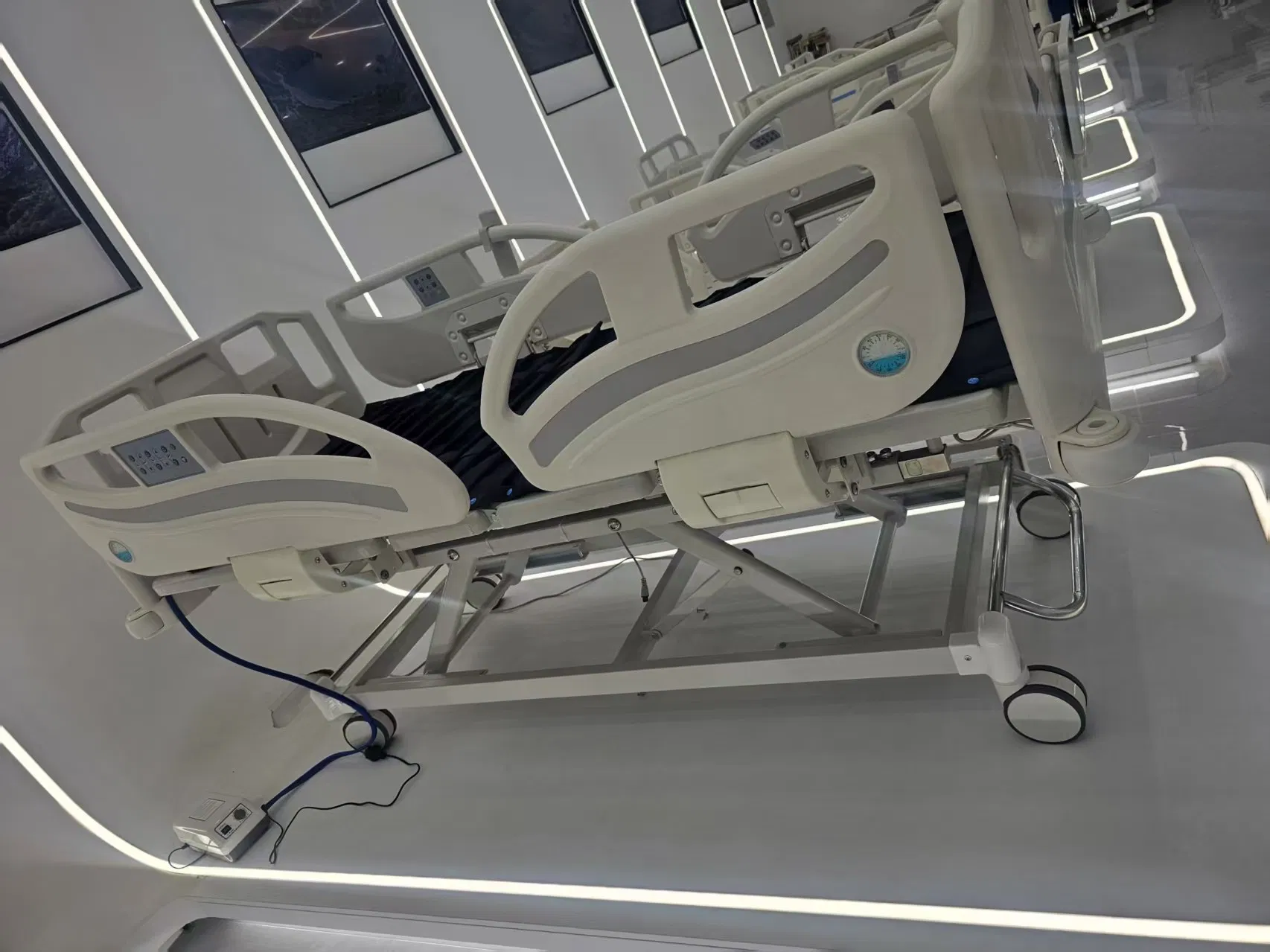 Source Factory 5 Function Electric Hospital Bed, Dual Side &amp; Hand Control Segmented Anti-Bedsore Air Mattress ICU Monitoring Bed