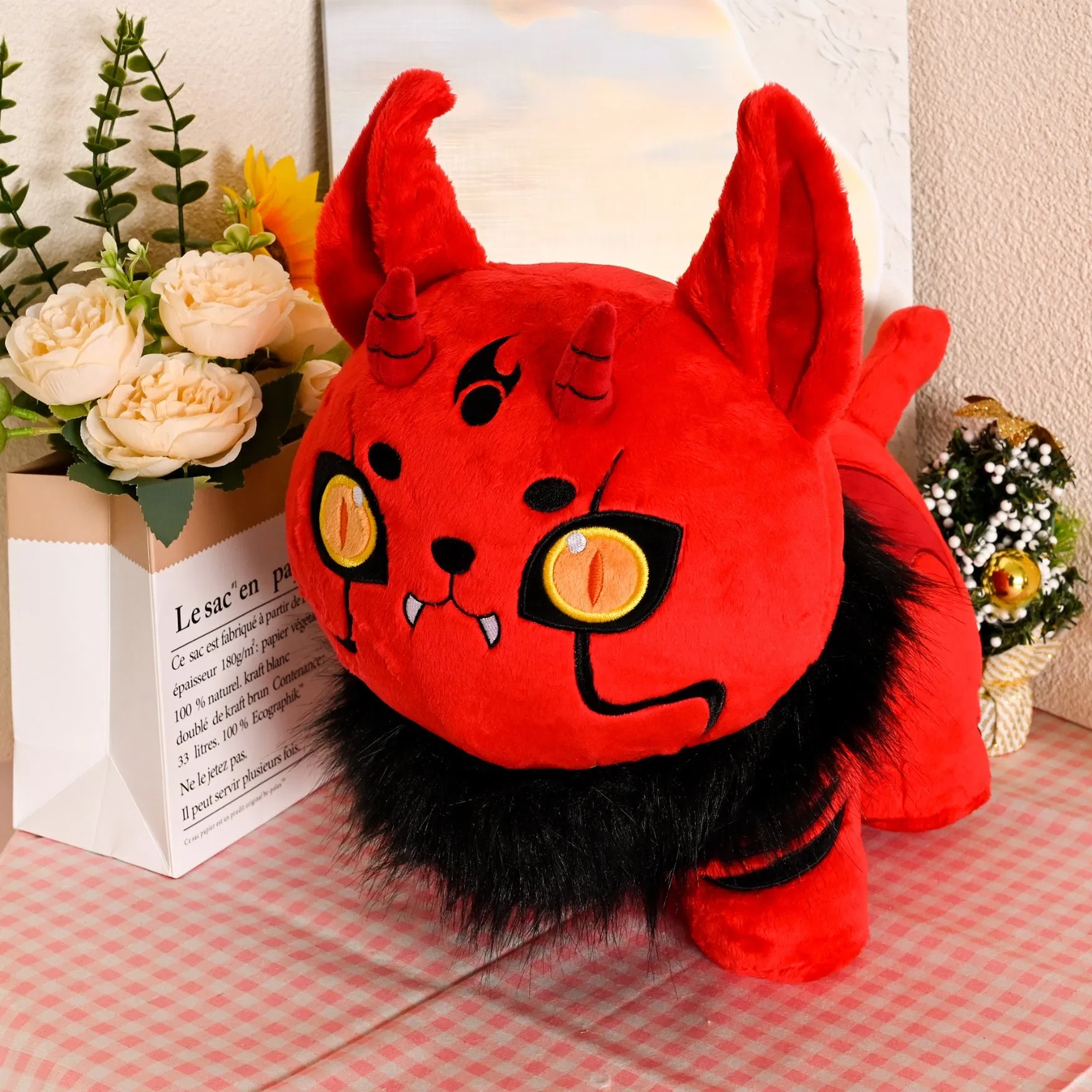 Muñeca de felpa de algodón orgánico segura para niños sensibles Fabricante suave creativo anime Halloween perro diablo rojo juguete de peluche personalizado regalo para niños