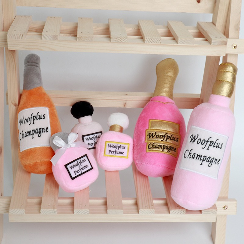 Precio mayorista Mercado Yiwu Productos personalizados para mascotas Accesorios Botella de vino Botella de perfume de lujo Forma de juguete suave y lindo para perros que hace ruido Fábrica