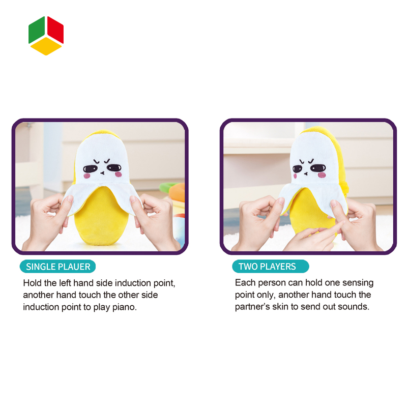 Juguetes musicales interactivos para bebés QS OEM, muñeco de plátano de felpa que suena con música eléctrica divertida, juguetes de piano con inducción de toque