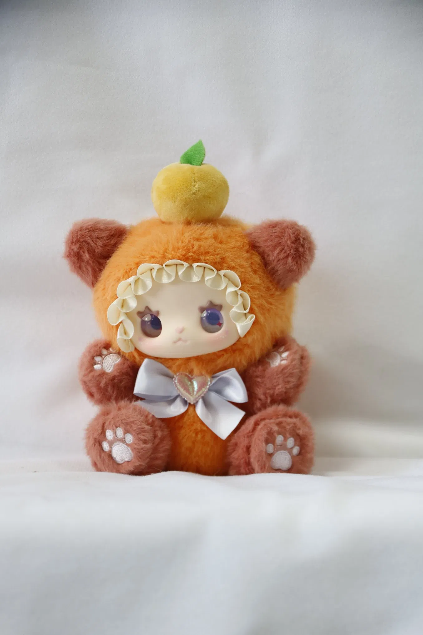 Muñeco de peluche con capucha de oso de fruta, personaje lindo, juguete de peluche con adorno de fruta