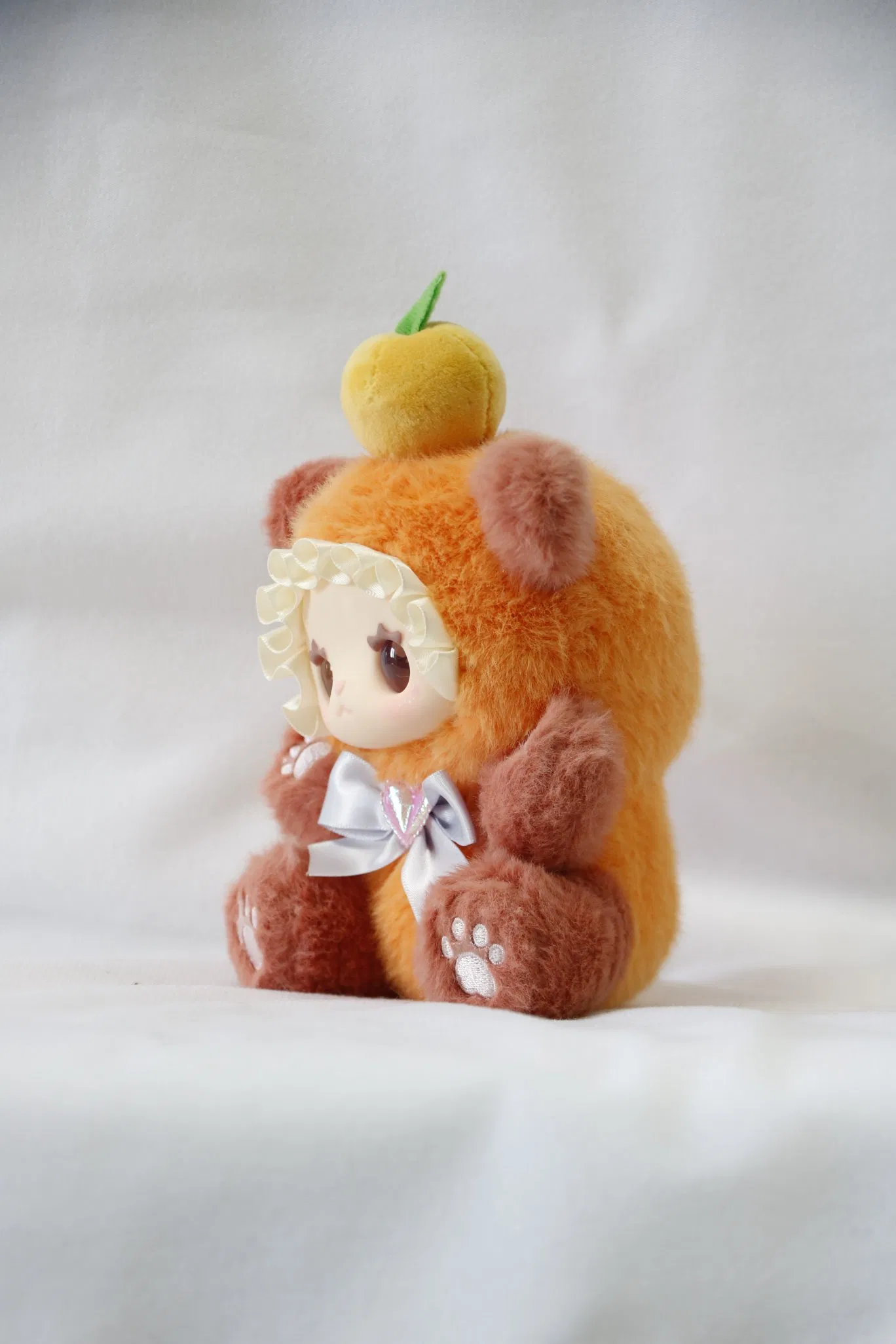 Muñeco de peluche con capucha de oso de fruta, personaje lindo, juguete de peluche con adorno de fruta