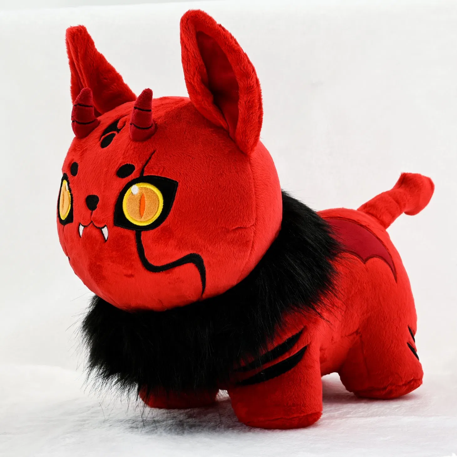 Muñeca de felpa de algodón orgánico segura para niños sensibles Fabricante suave creativo anime Halloween perro diablo rojo juguete de peluche personalizado regalo para niños