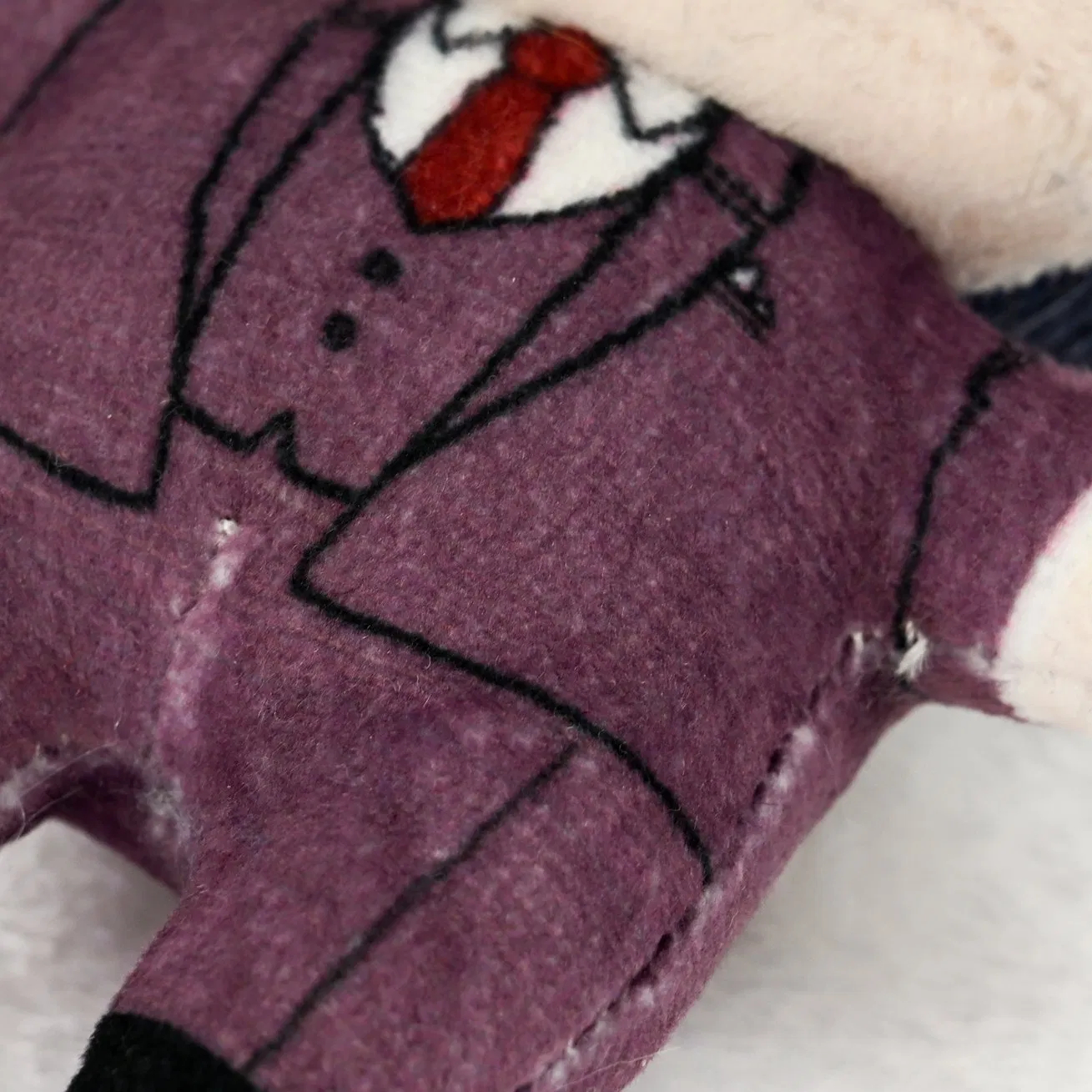 Fábrica de personalización al por mayor, juguete de peluche coleccionable de ídolo bordado detallado, pedido pequeño, souvenir de exposición de cómics