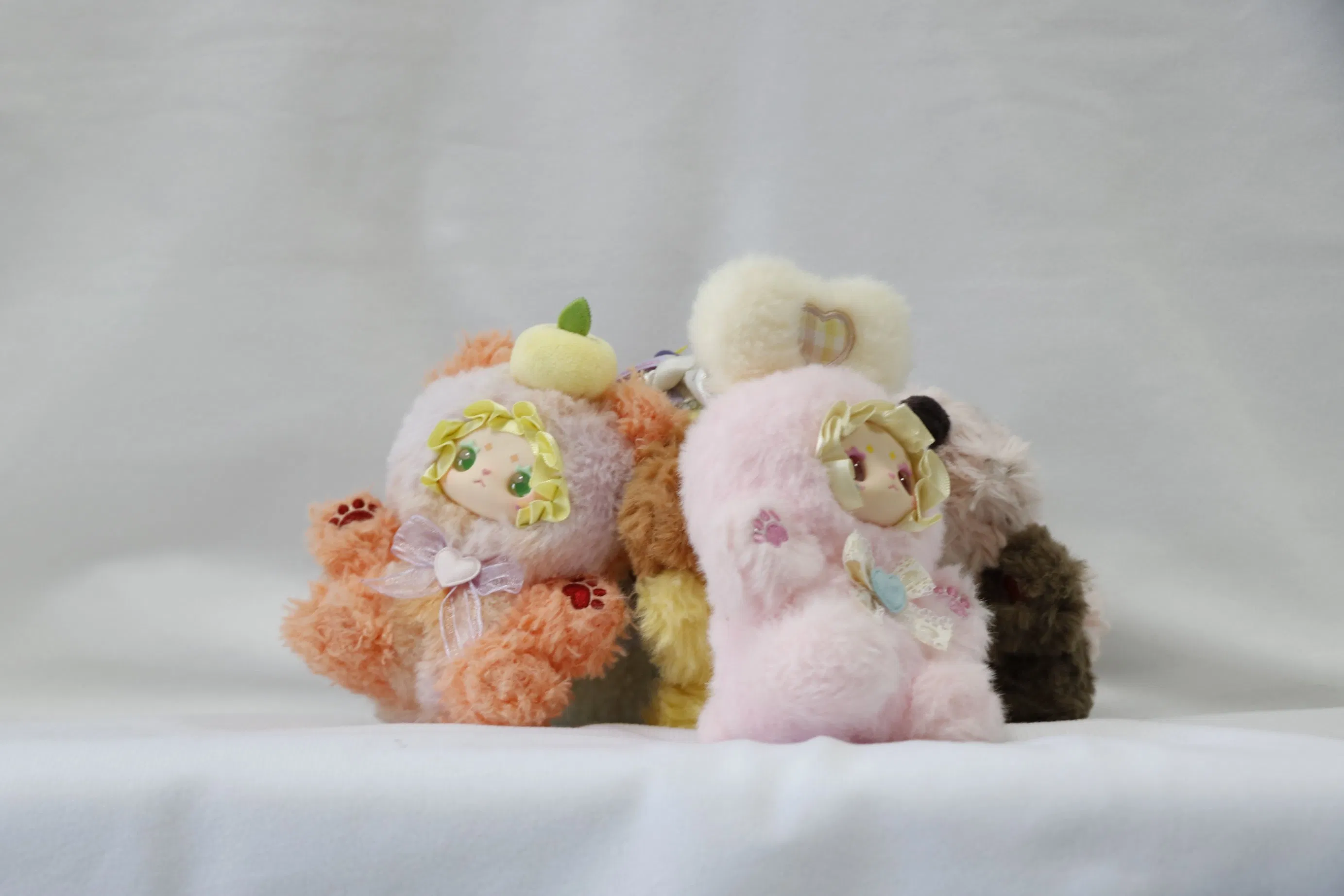 Muñeco de peluche con capucha de oso de fruta, personaje lindo, juguete de peluche con adorno de fruta