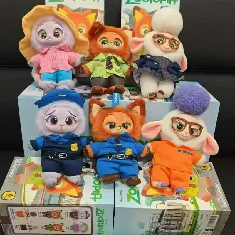 2026 Llaveros de peluche de venta caliente, cajas misteriosas de peluche, adorables muñecos coleccionables de personajes, colgantes, regalo sorpresa para Navidad