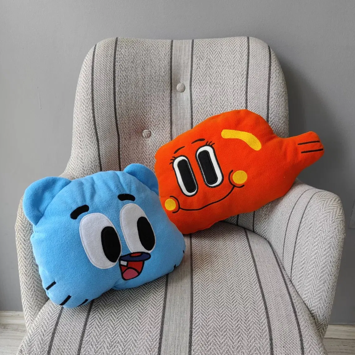 Fabricante OEM de precio mayorista sofá personalizado para sala de estar lindo redondo cuadrado para gatos y perros, cuello de dibujos animados encantador, súper suave, cojín de peluche personalizado de fábrica