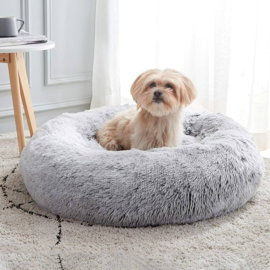 Precio mayorista fabricante OEM mercado de Yiwu sofá para perros personalizado removible lavable mueble para gatos cama de felpa redonda suave personalizada para mascotas fábrica