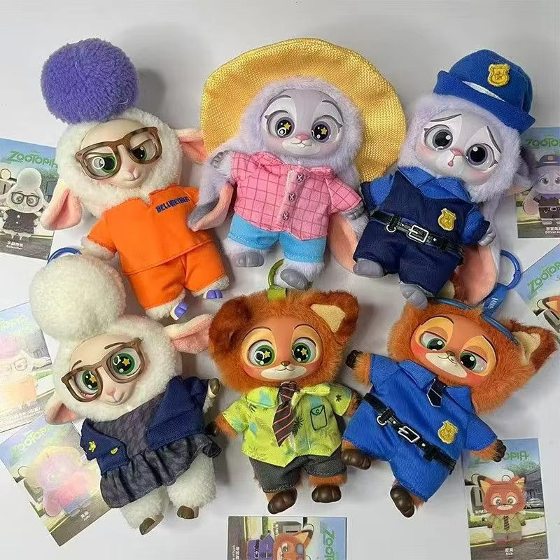 2026 Llaveros de peluche de venta caliente, cajas misteriosas de peluche, adorables muñecos coleccionables de personajes, colgantes, regalo sorpresa para Navidad