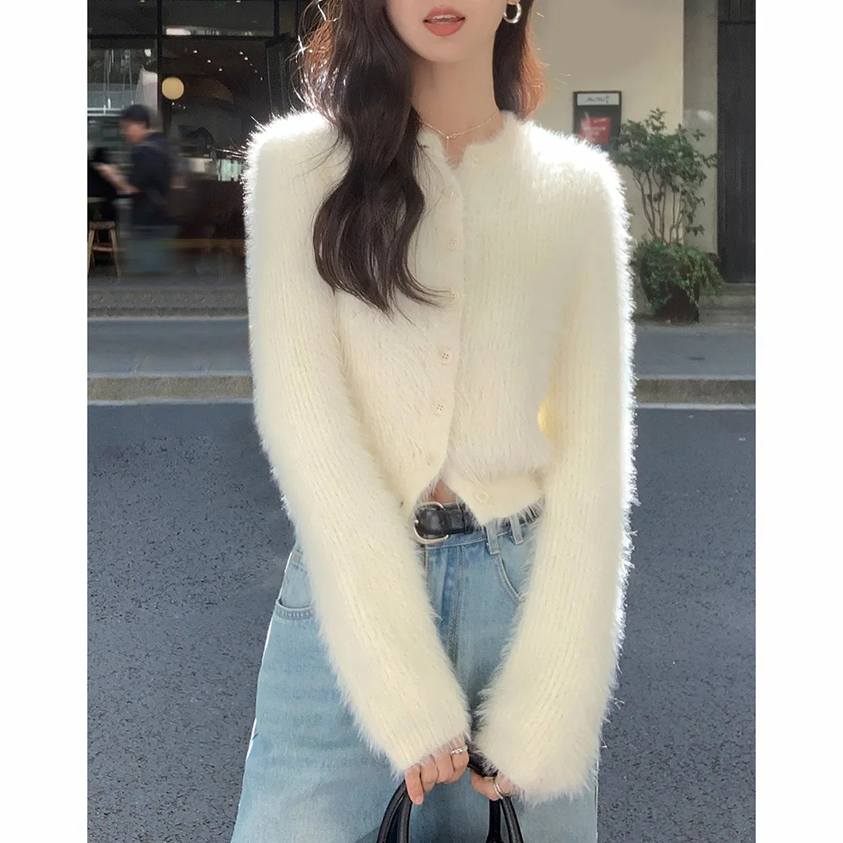 Classic Women's Sweater - Luxurious Knit Sweater for Winter