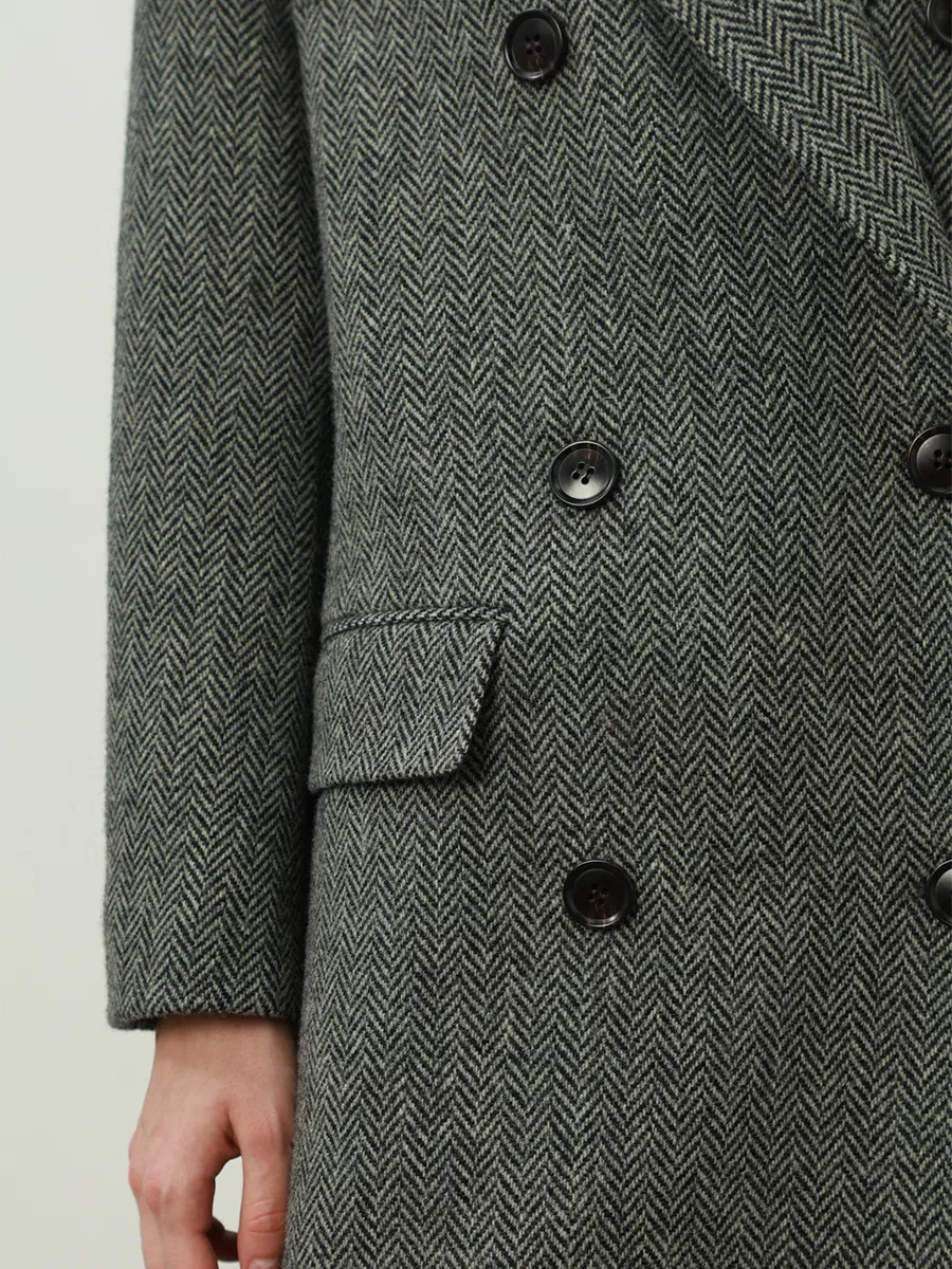 Coat detail 5