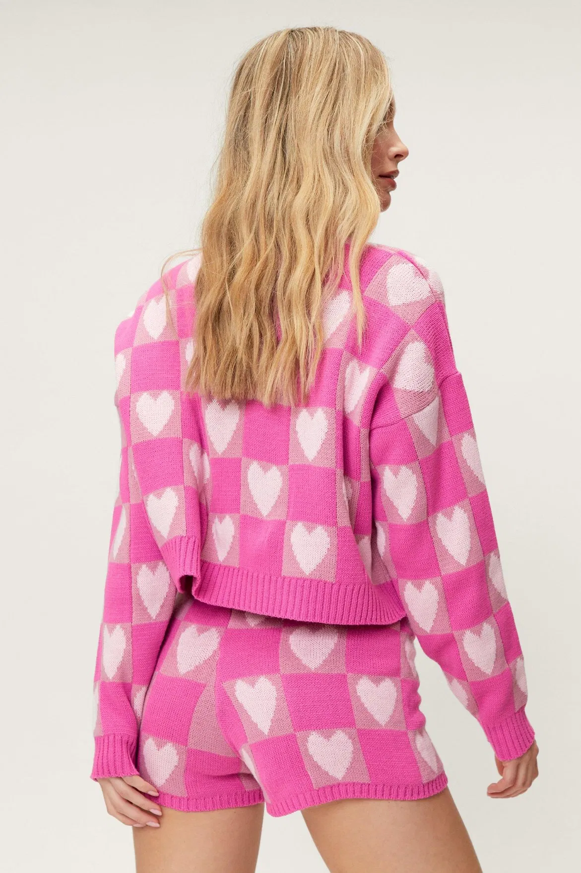 Wholesale China Customized High Quality Checkerboard Heart Print Sweater and Shorts Lounge Set Relaxed Knitted Women Leisure Household Women Loungewear