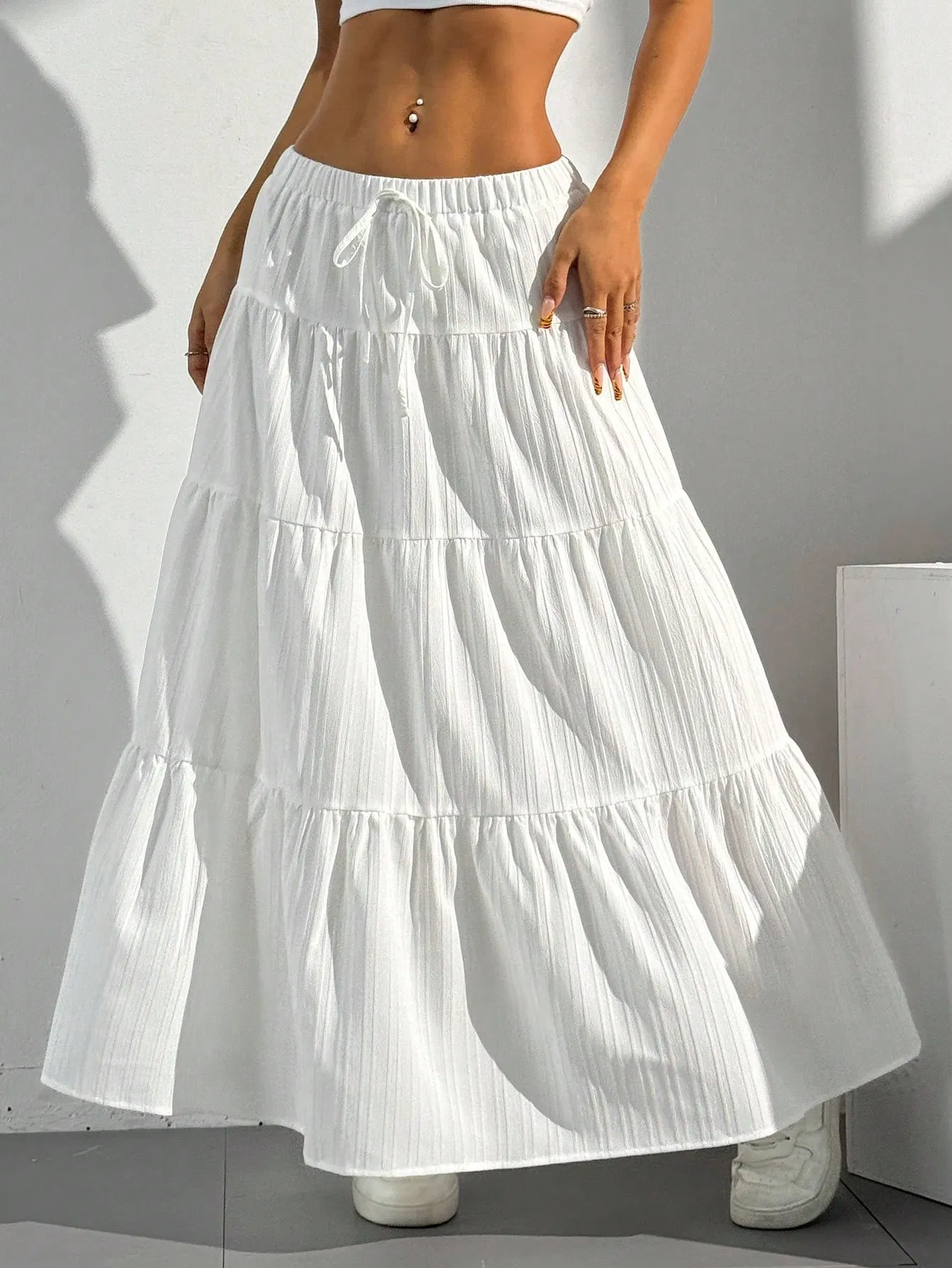 OEM White Tie-Waist Flared Maxi Skirt Loose Fit European Style Women's Long Skirt Wholesale Custom Clothing Ropa Women Skirt Wholesale Clothing