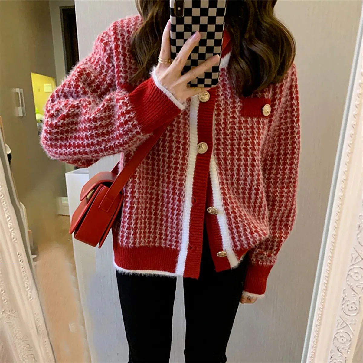 Classic Women's Sweater - Luxurious Knit Sweater for Winter