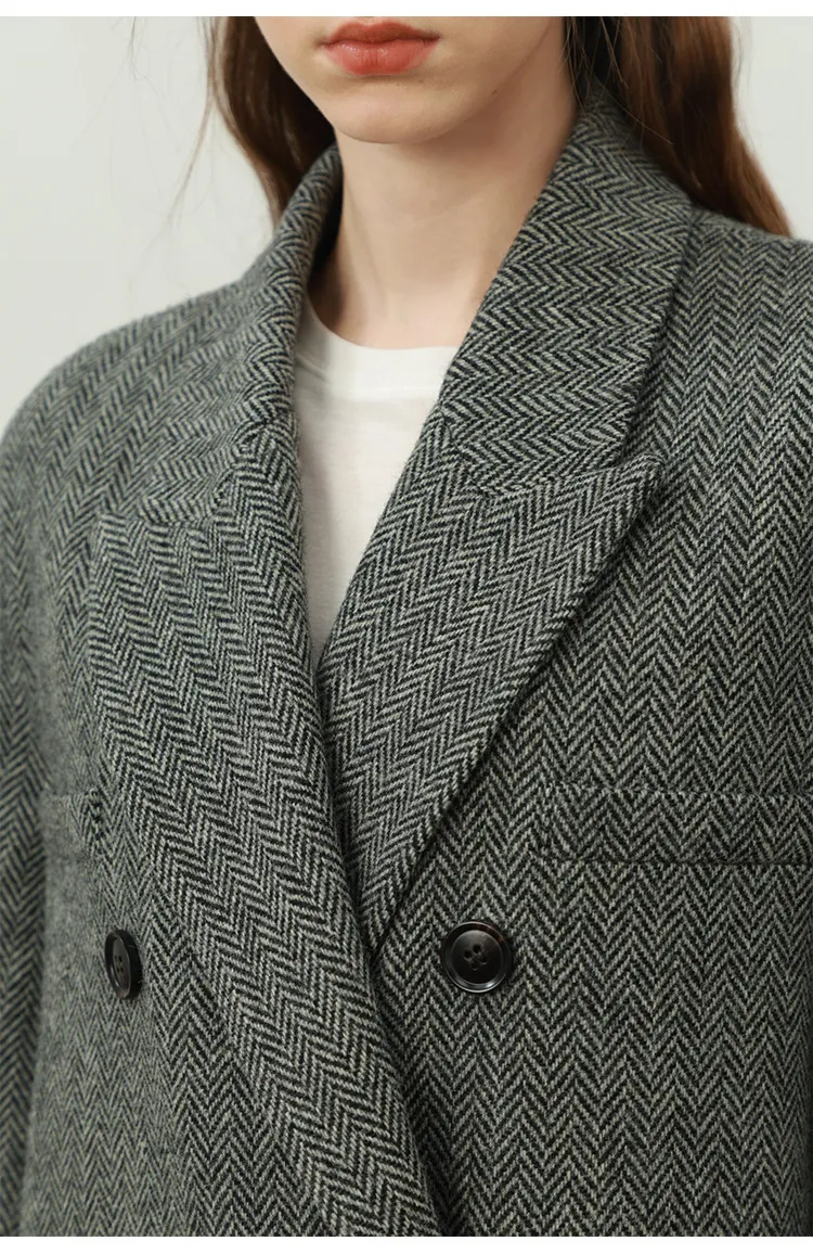 Coat detail 6