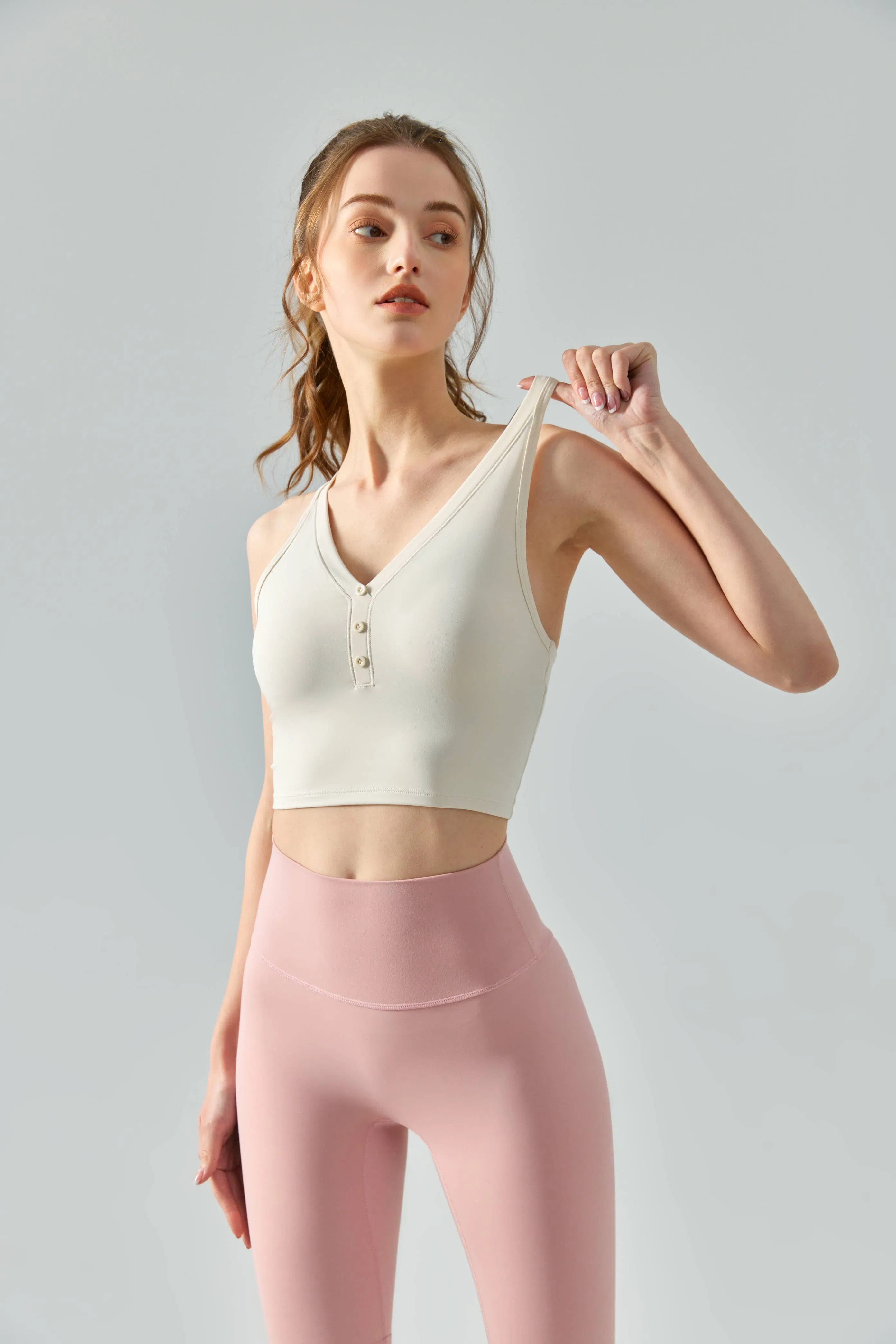 Women's V-Neck Padded Sports Tank Top, Sexy Cross Back Yoga Vest, Solid Color Workout Crop Top, Breathable Fitness Activewear for Gym Running Training