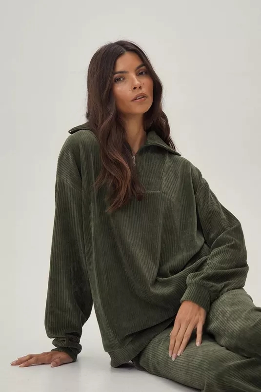 China Supplier Guangzhou Factory Wholesale Bulk Hot Popular Velvet Corduroy Relaxed Knitted Women Leisure Household Women Loungewear