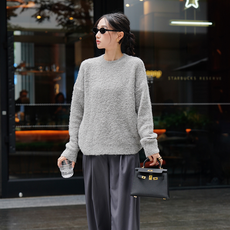 Fashion Knitwear Wool Pullover Winter Stylish Custom Knitted White Sweater for Women in Loose Fit