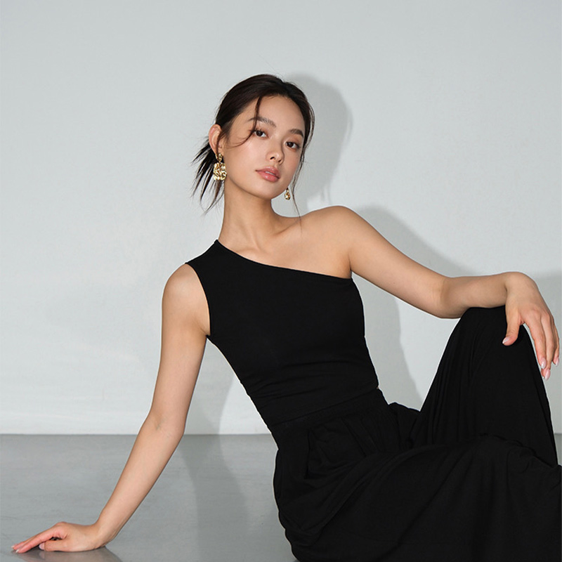 Women Stretchable Slim Fitting Asymmetrical Sleeveless Knit T-Shirts One Shoulder Black Crop Top