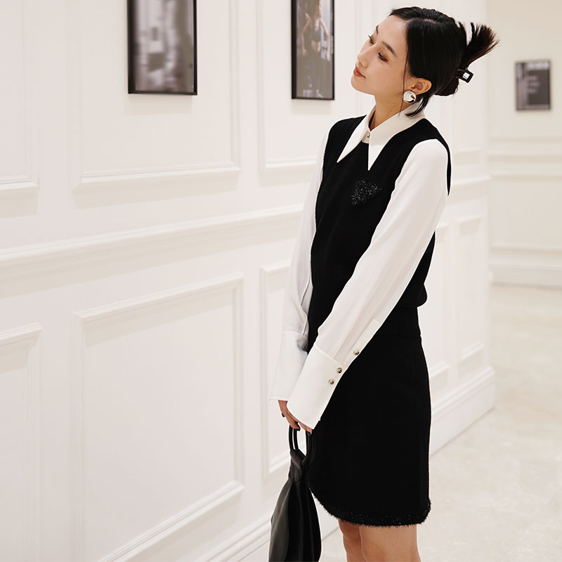 Custom Merino Wool A-Line Skirts Stylish Women's Classic Half Skirt in Trendy Black Knit