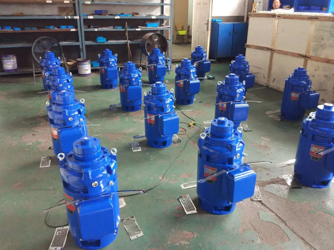 Motor de inducción trifásico de eje hueco vertical de alta eficiencia premium