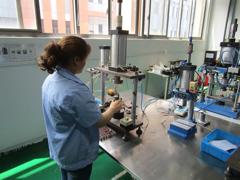 Prensado del colector del motor Bessey - proceso de fabricación del conmutador
