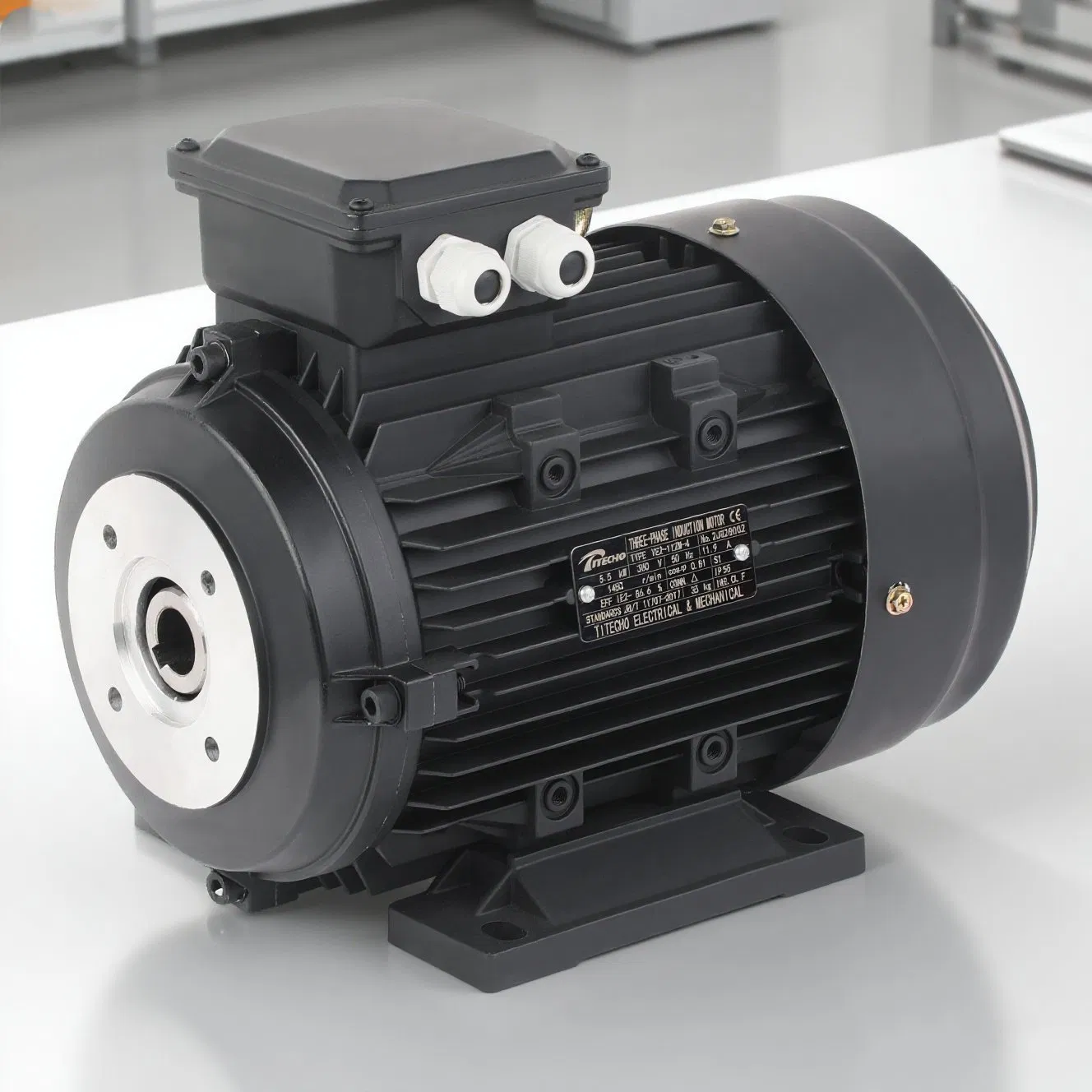 2.2kw 3kw 4kw 4.4kw 4.5kw 5kw 5.5kw 7.5kw 11kw 15kw 18.5kw Motor de Eje Hueco 2HP 3HP 4HP 5HP 7.5HP 10HP Tres Motores Eléctricos de Corriente Alterna