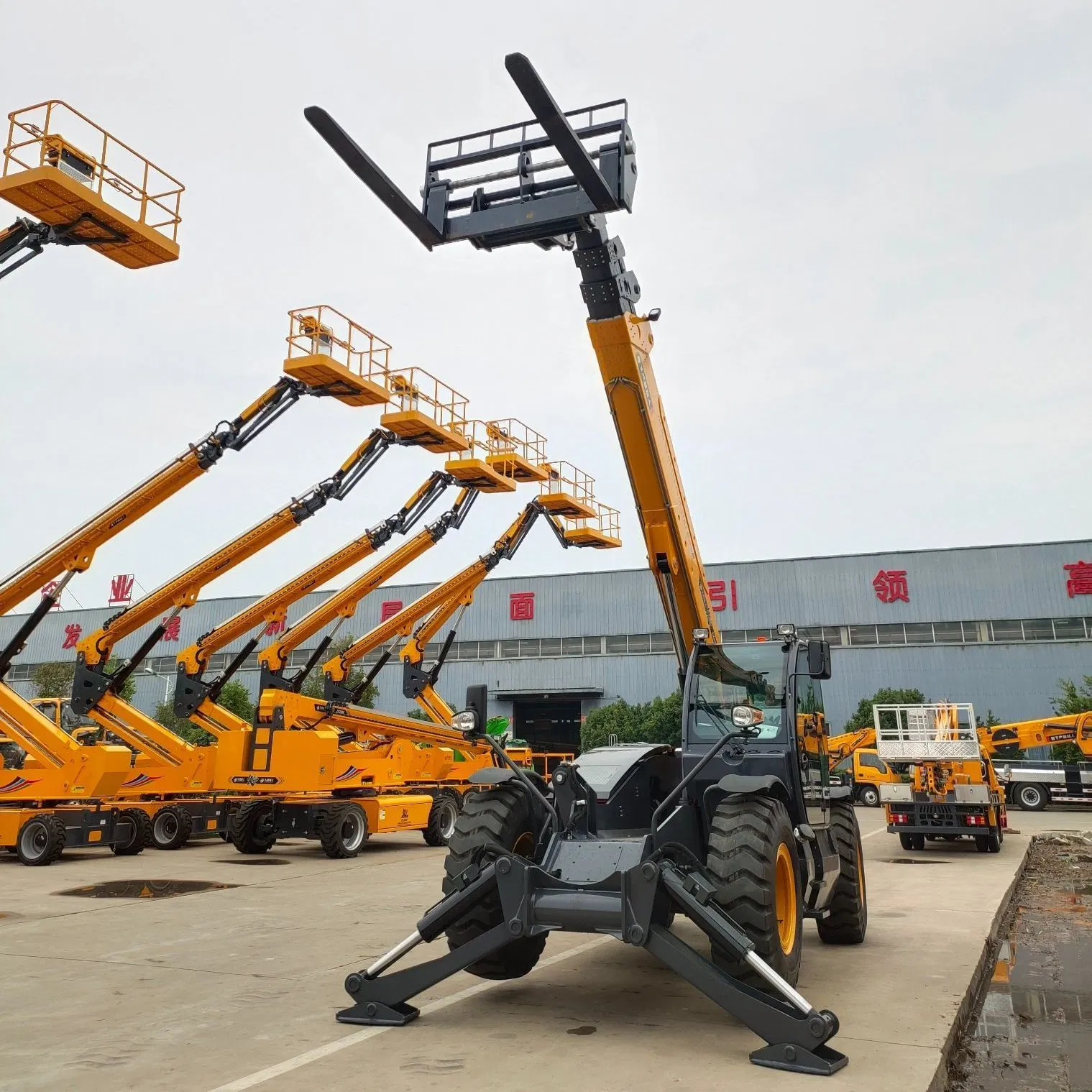 China 4 Ton 4WD All Terrain Material Telehandler Telescopic Handler for Sale