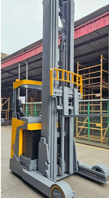 Seated Model Very Narrow Aisle 2000kg 2ton Capacity Electric Reach Truck Montacargas Apilador Retrá Ctil