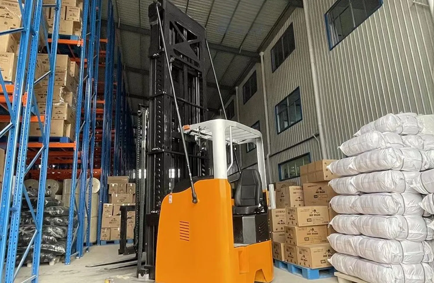 Factory Sale Narrow Aisle 3-Way Pallet Stacker Lift Machine Electric Reach Truck 2/1.5 Ton