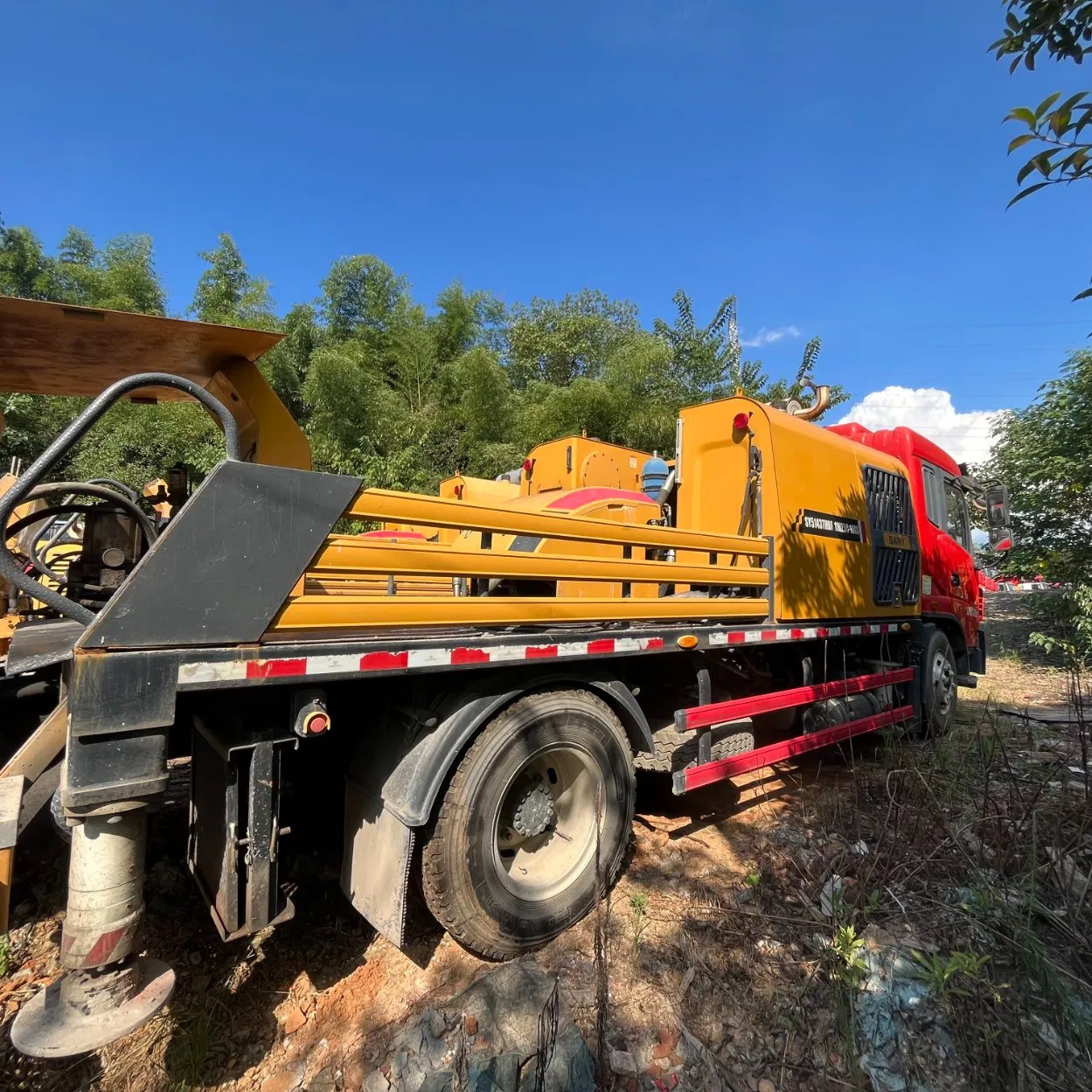 Used Sanny Concrete Line Pump Hydraulic Pump Truck Mounted Concrete Pump Hbt118-25 Made in 2022 in Good Condition