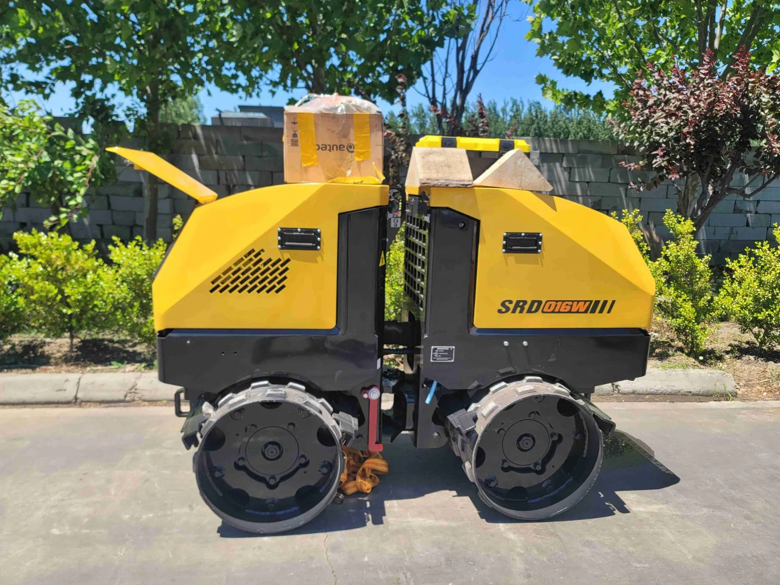 Shantui 1.5 Ton 1.6t Double Drum Mini Road Roller Srd016W Trench Roller