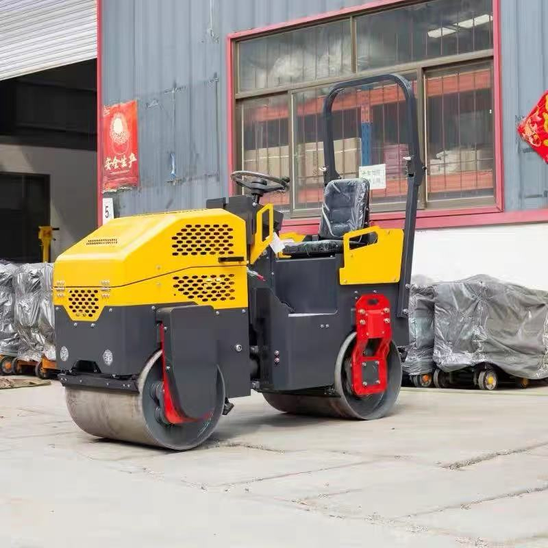 Small Trench-Specific Road Roller