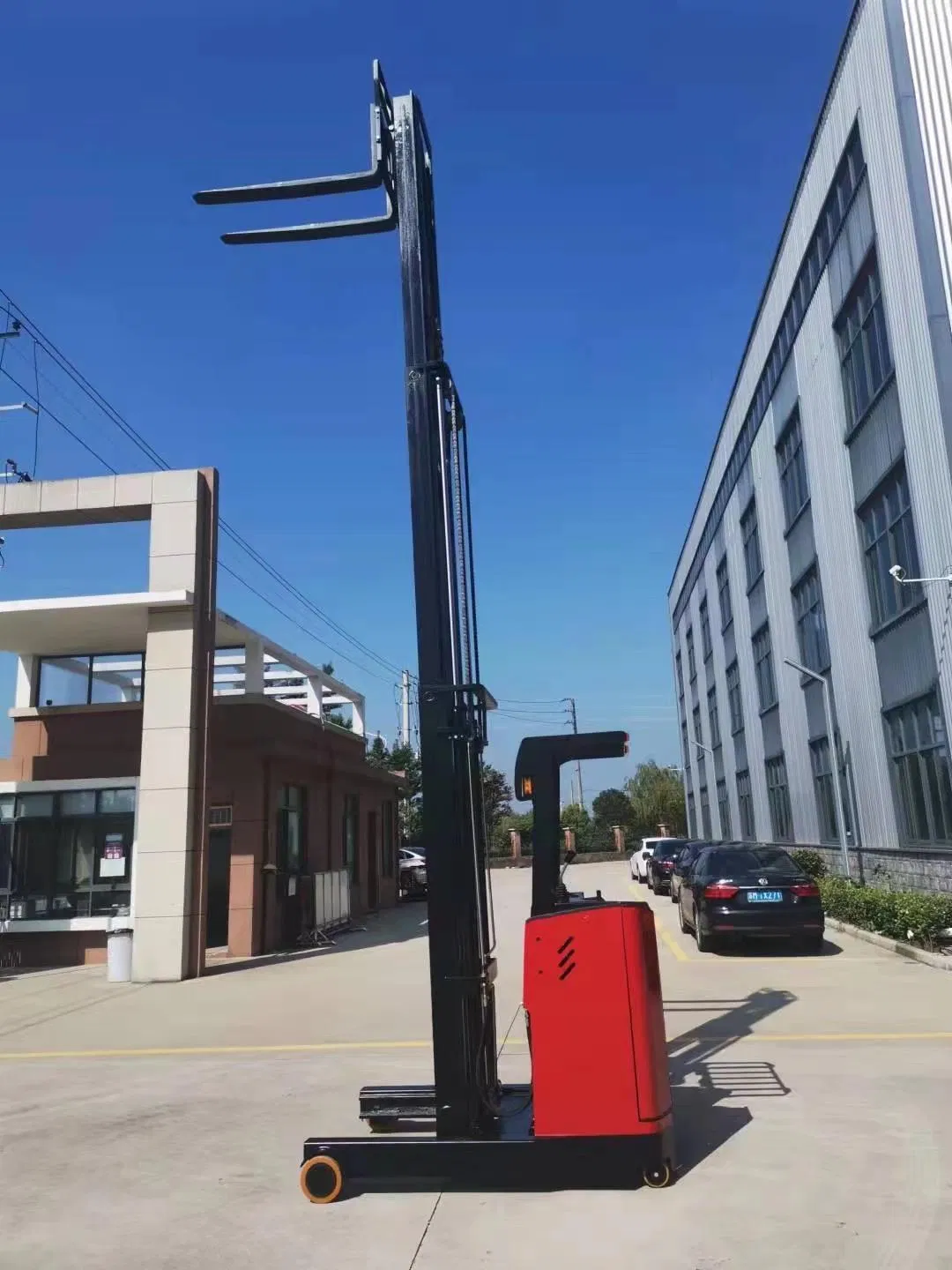 Kad 1.5t 3m Electric Forklift Narrow Aisle Stand up Reach Truck