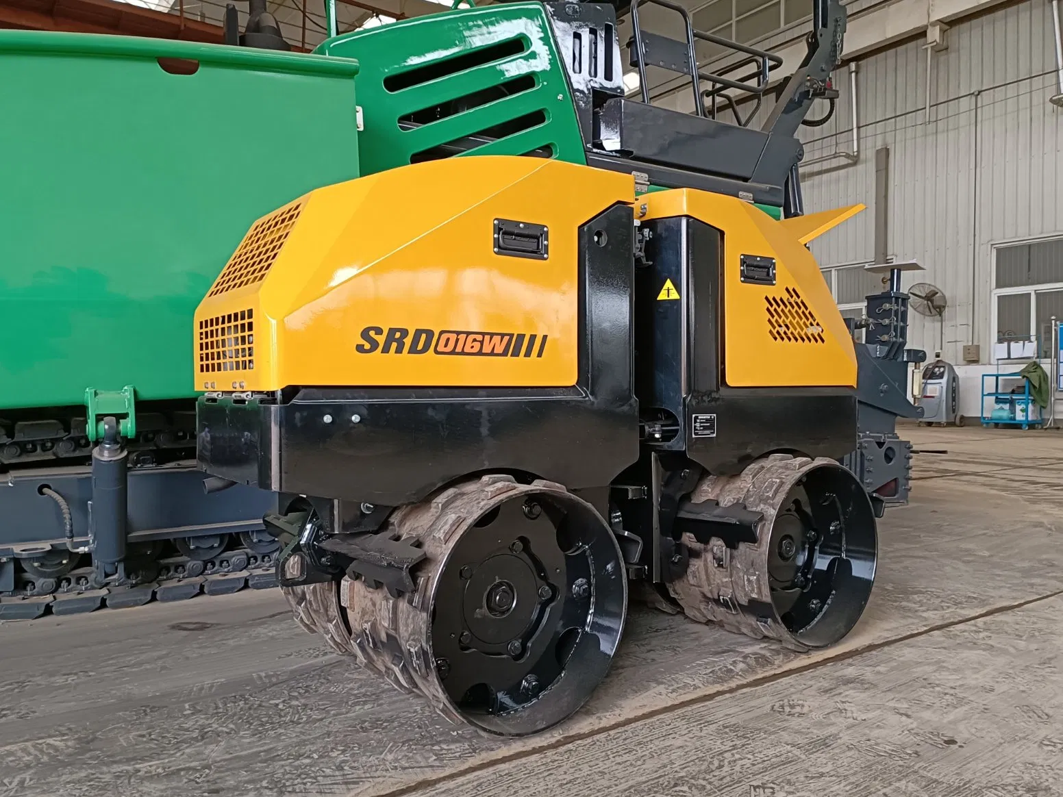 Shantui 1.5 Ton 1.6t Double Drum Mini Road Roller Srd016W Trench Roller