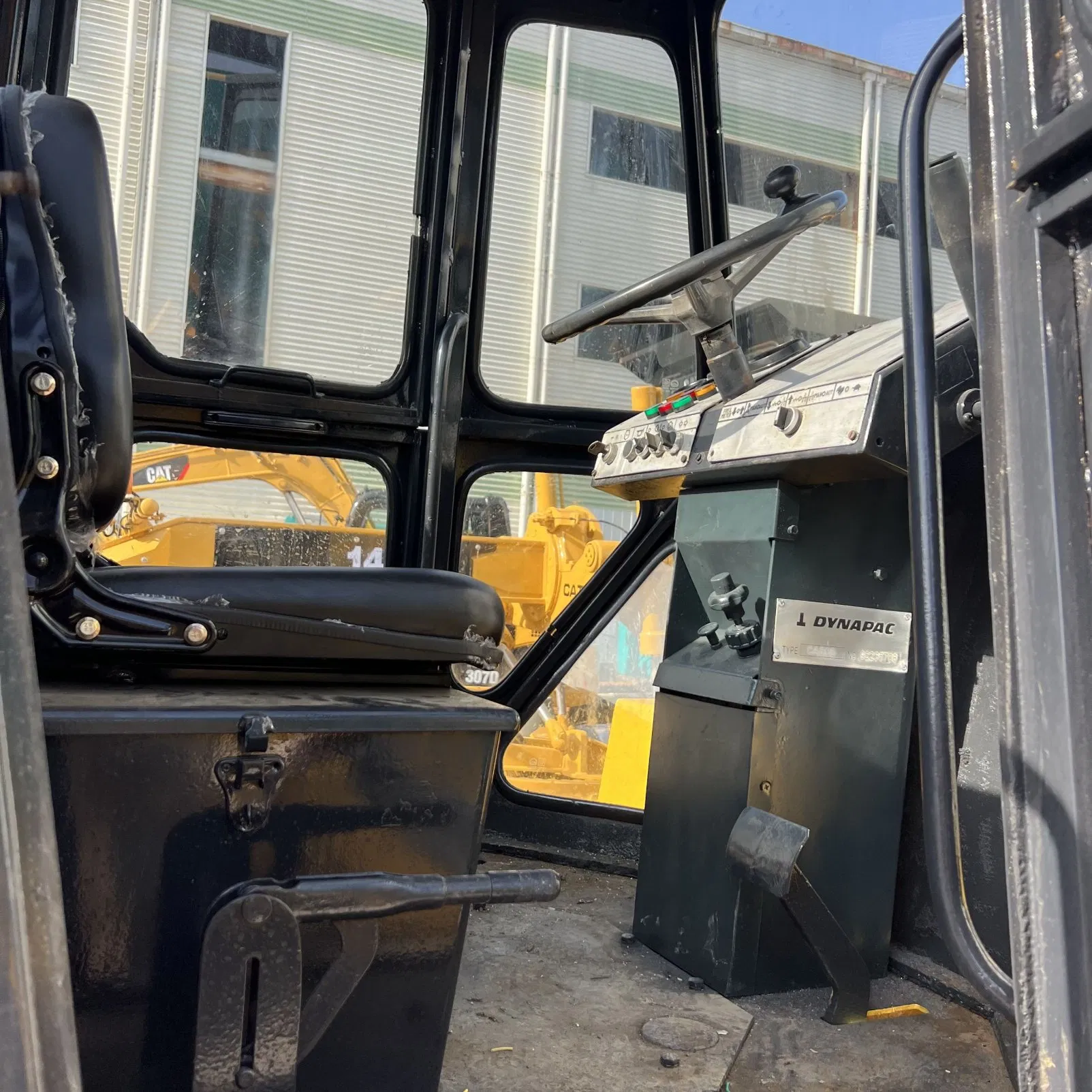 Used Dynapacc Ca30d Road Roller Designed for Filling Trenches Good Condition Cheapest Price Low Fuel Consumption Shoulders Road Compactors