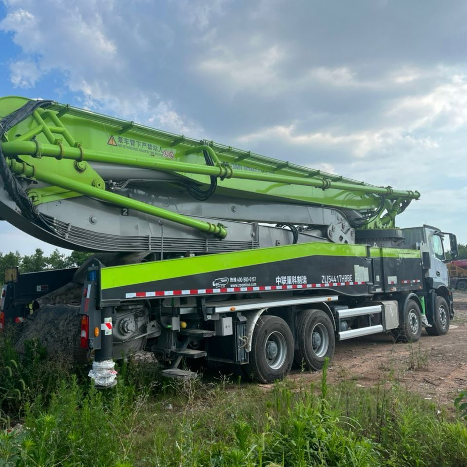 Used Truck Mounted Concrete Pump 56m Zoommlion 2021 with Cheap Price
