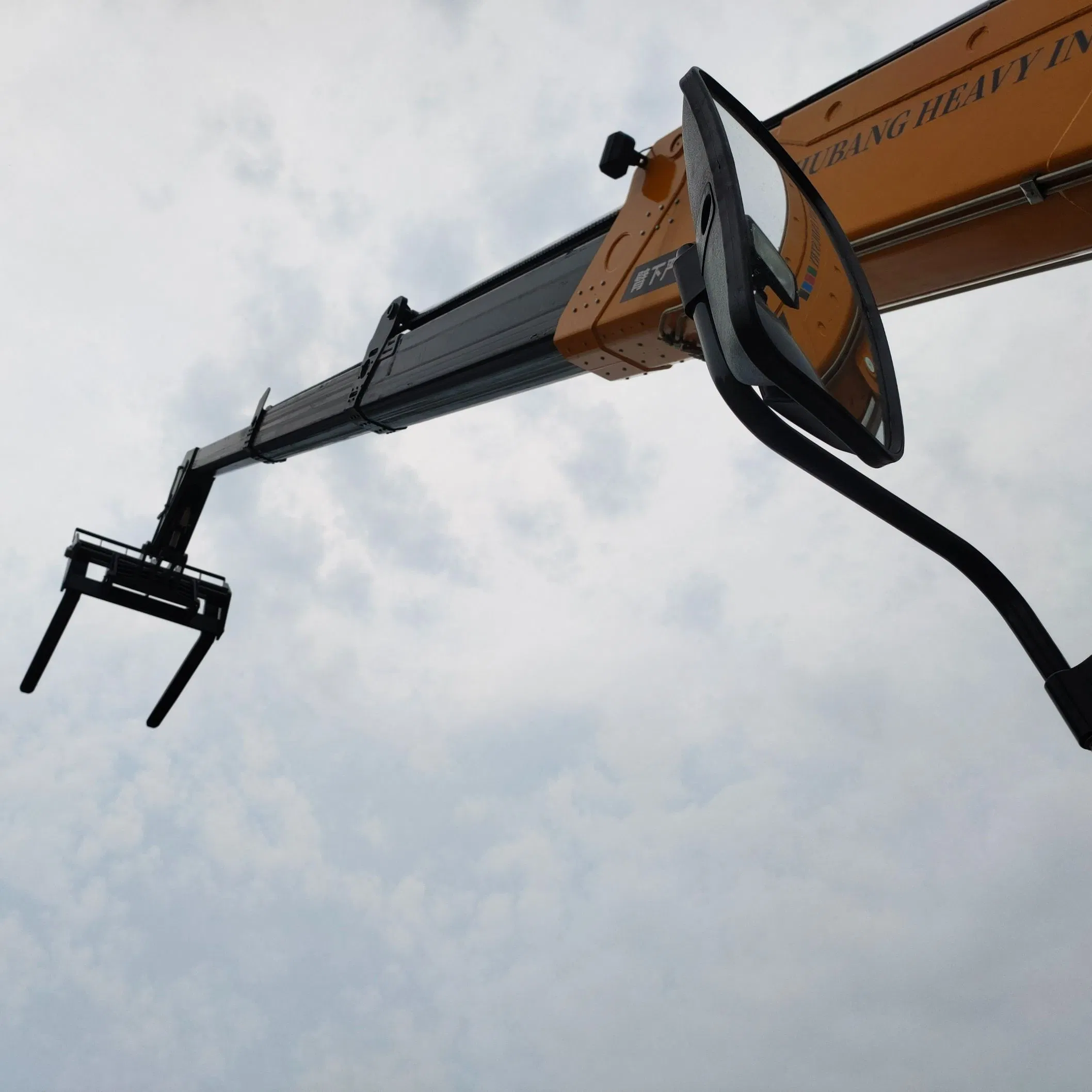 China 4 Ton 4WD All Terrain Material Telehandler Telescopic Handler for Sale