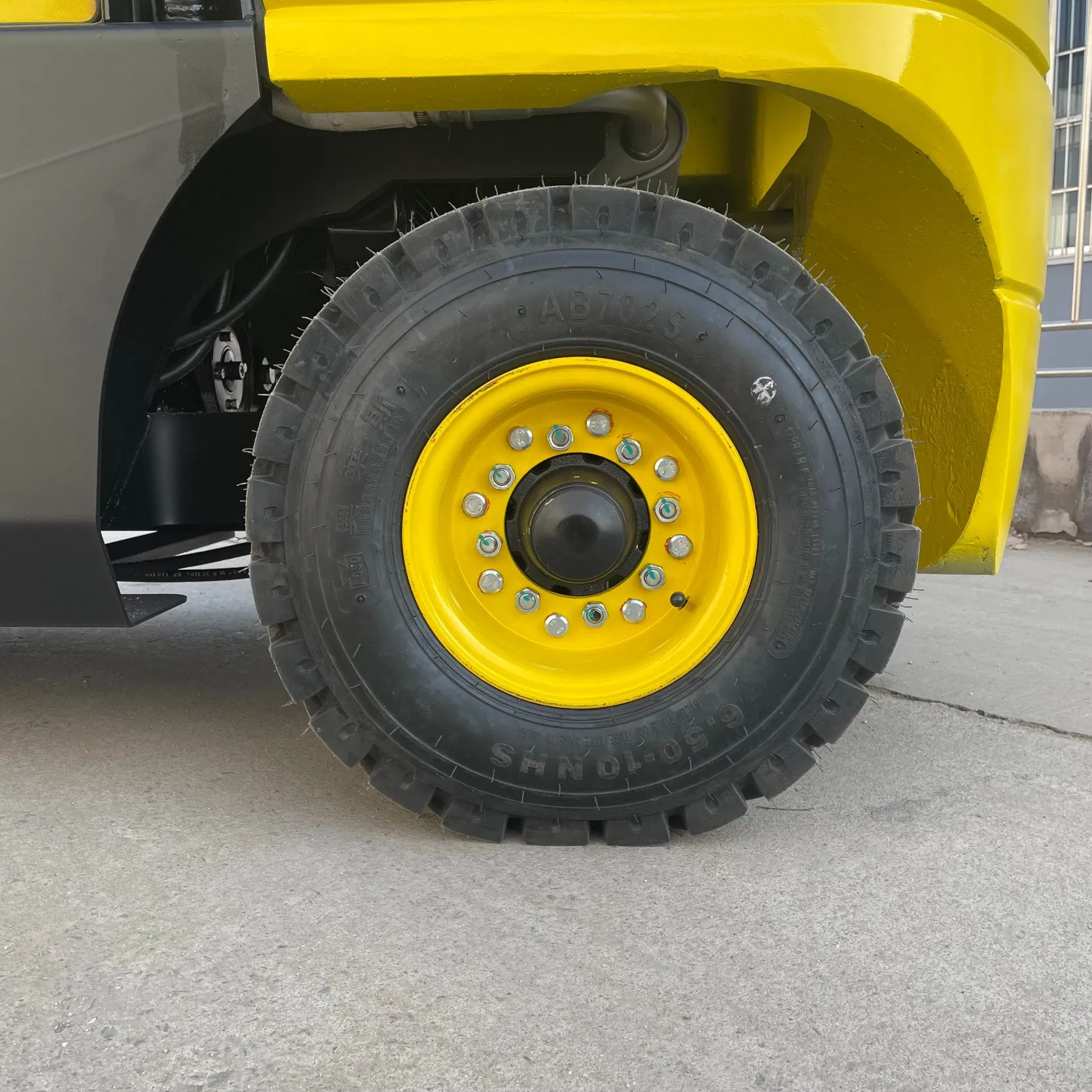 Hot Sale 3ton/3000kg All Rough Terrain Forklift with Hydraulic Shovel Bucket in Stock