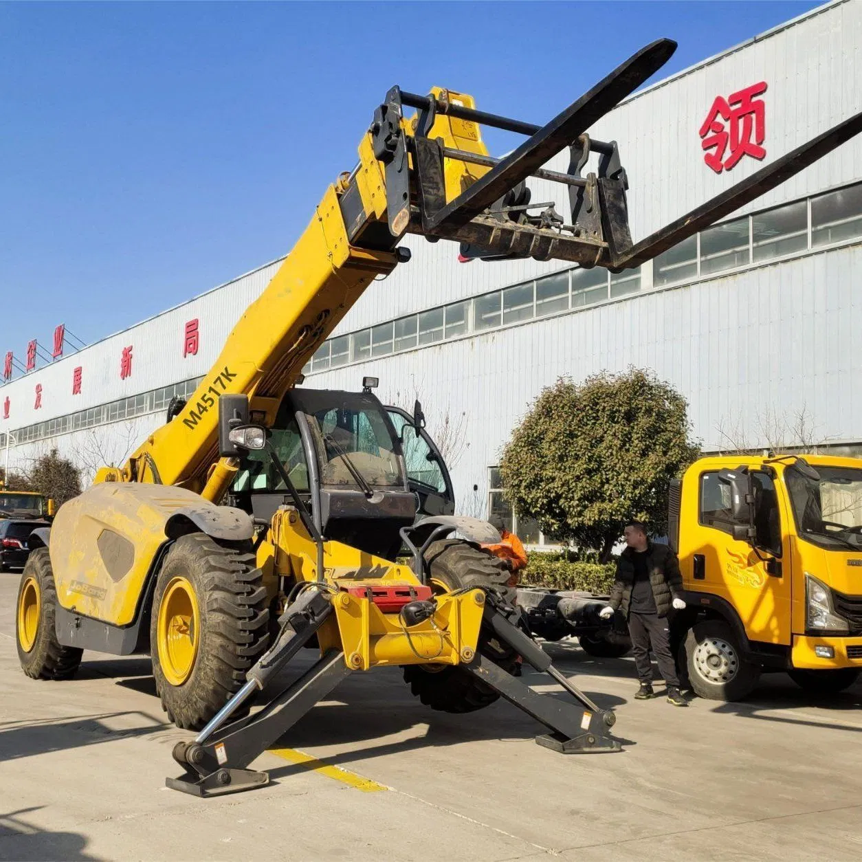 4 Ton Diesel Telehandler with 18 Meters Reach for Heavy Lifting