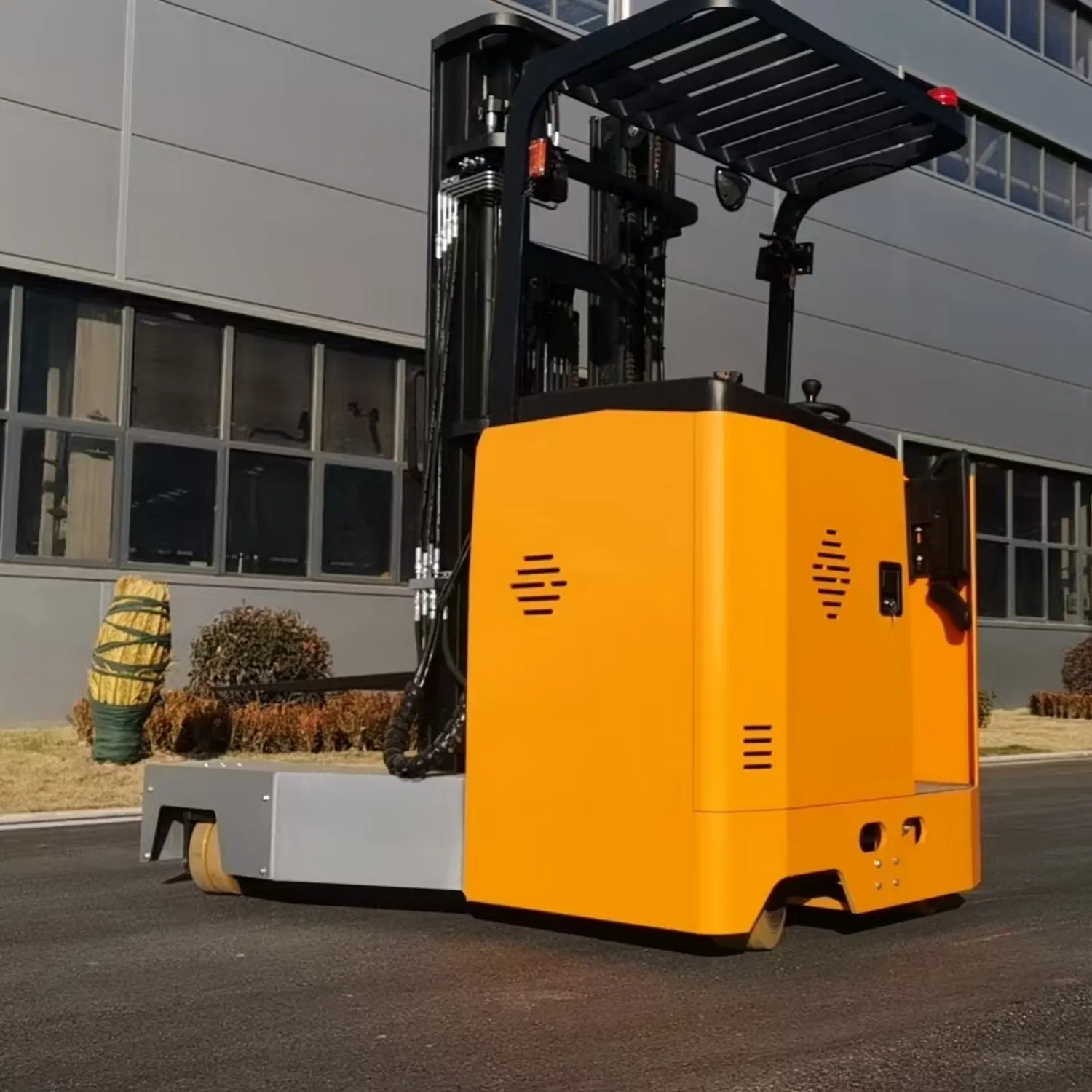 Easy Operate Electric Reach Truck 11m Narrow Aisle Reach Forklift 1.9ton Double Deep Vna