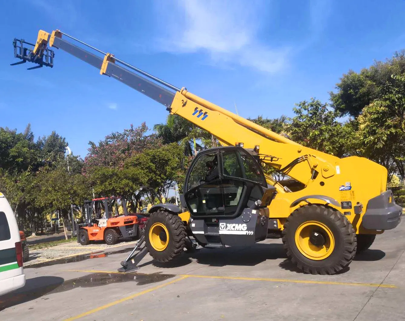 XCMG Official Second Hand Telescopic Arm Forklift Xtf4014K Compact Telehandler for Sale